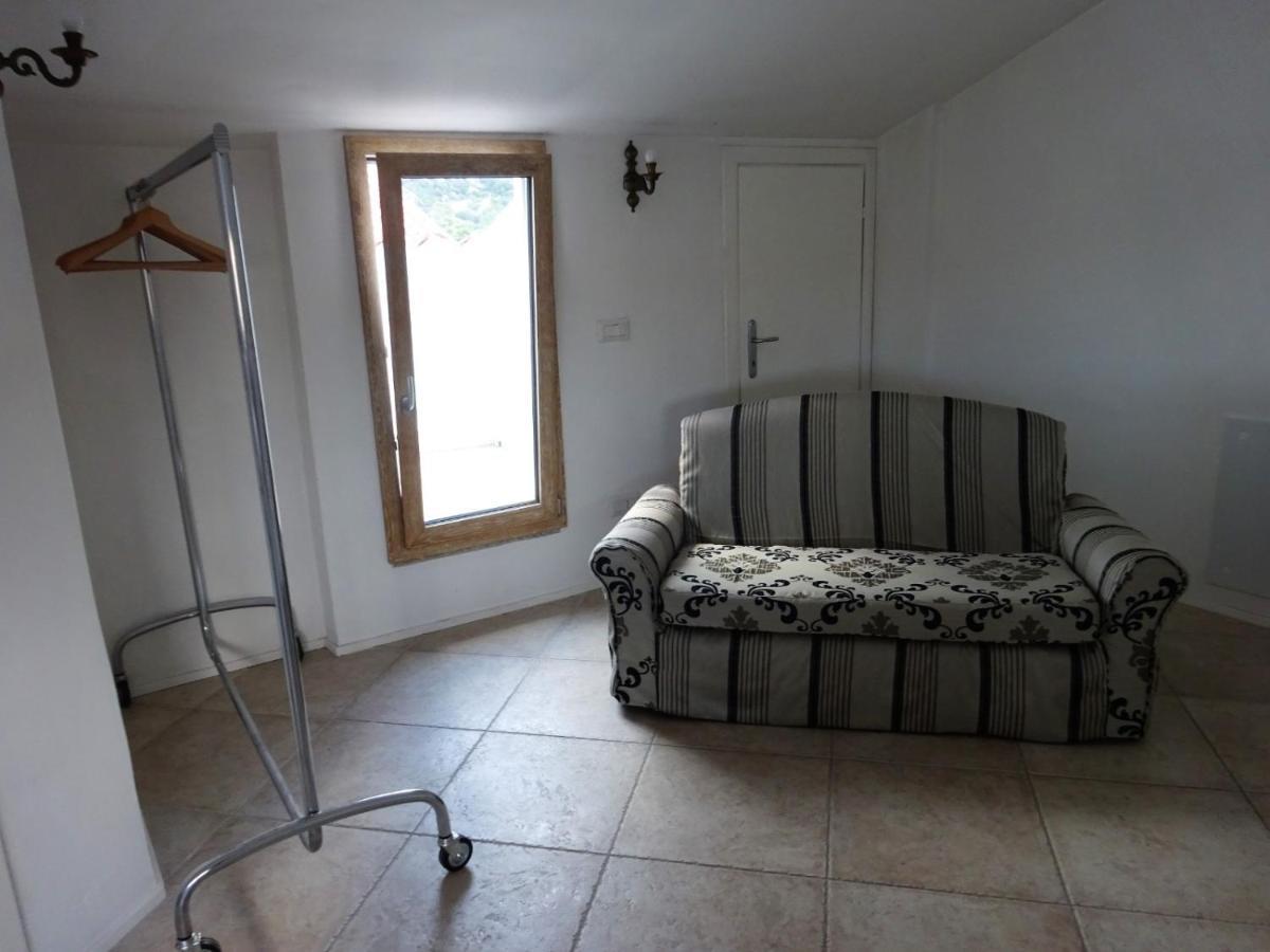 White - San Pantaleo Apartment Exterior photo