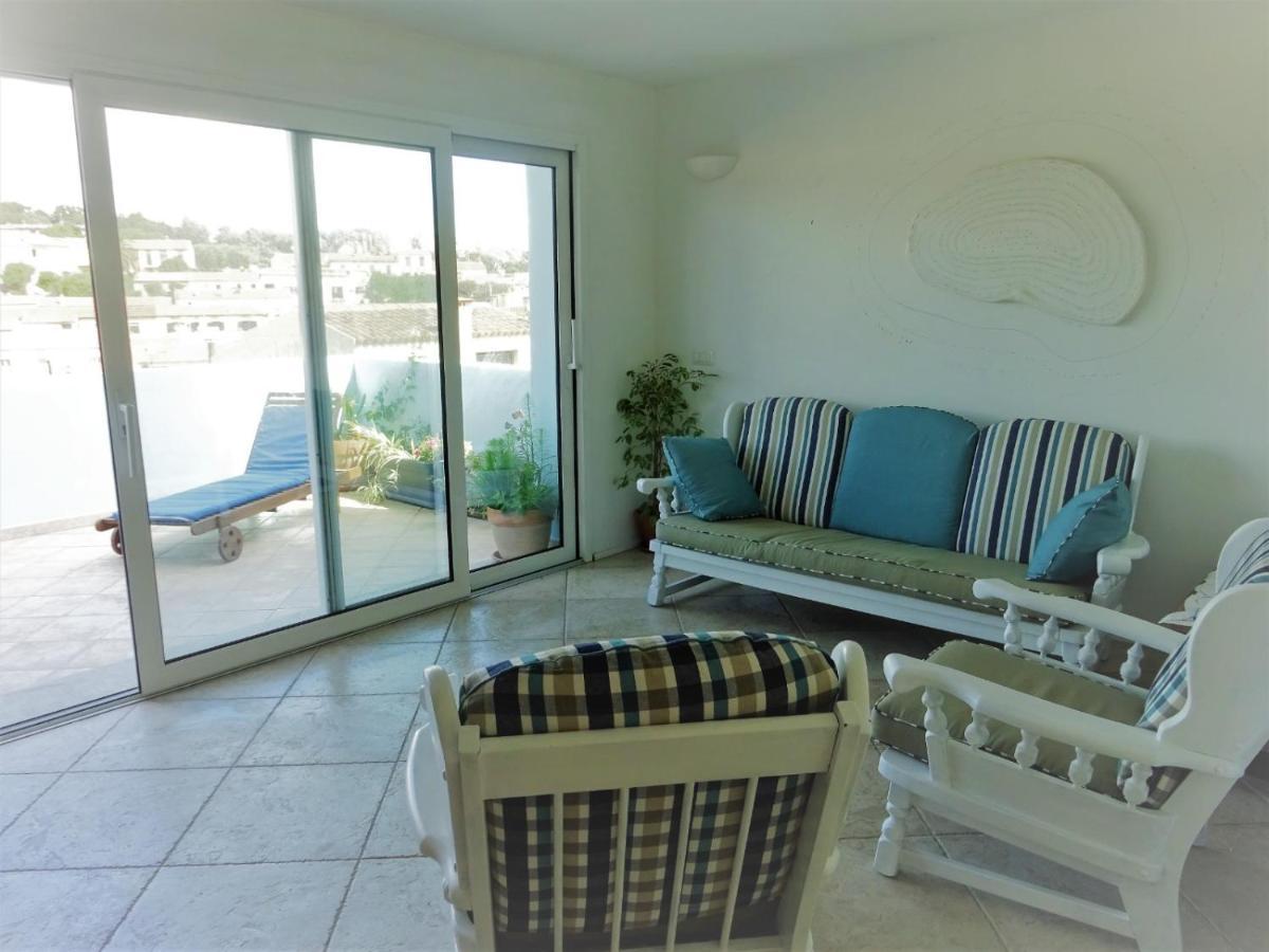 White - San Pantaleo Apartment Exterior photo