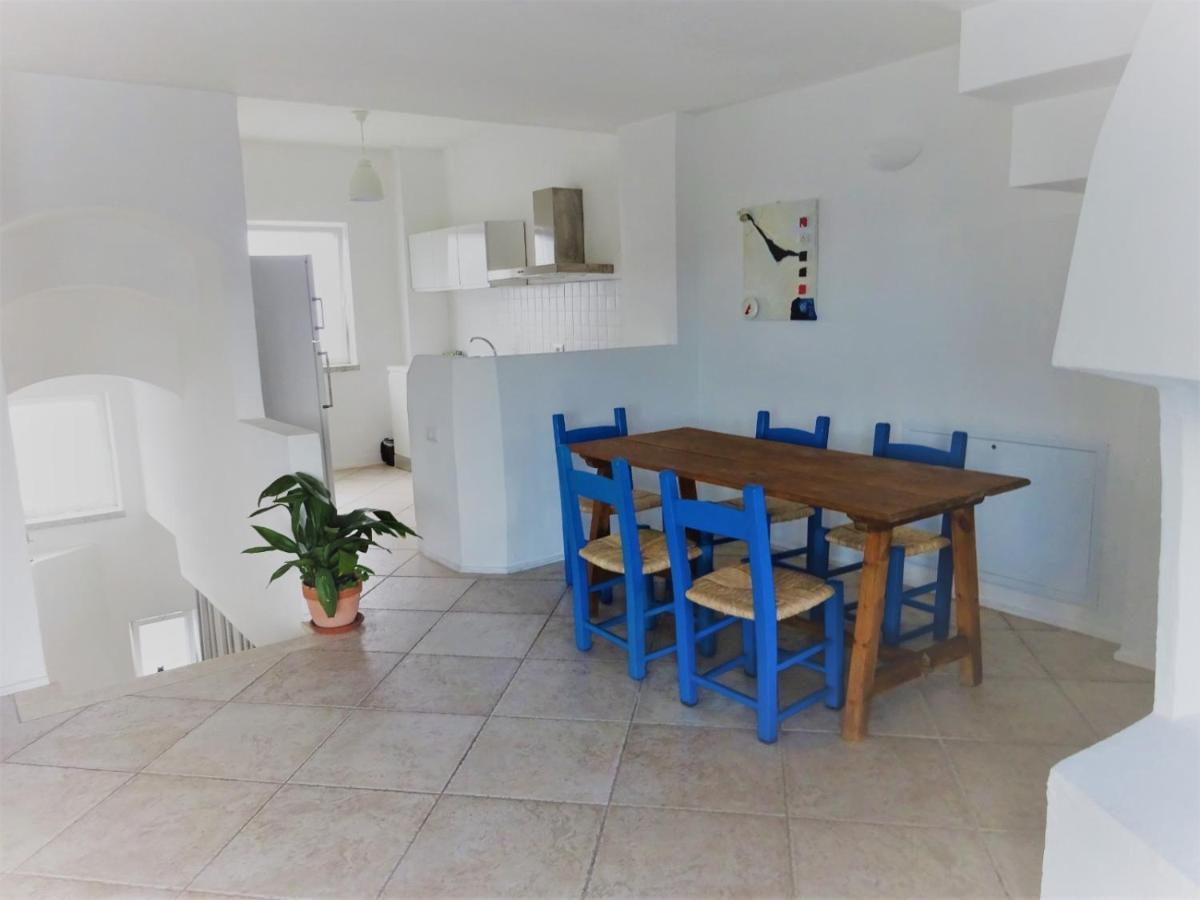 White - San Pantaleo Apartment Exterior photo