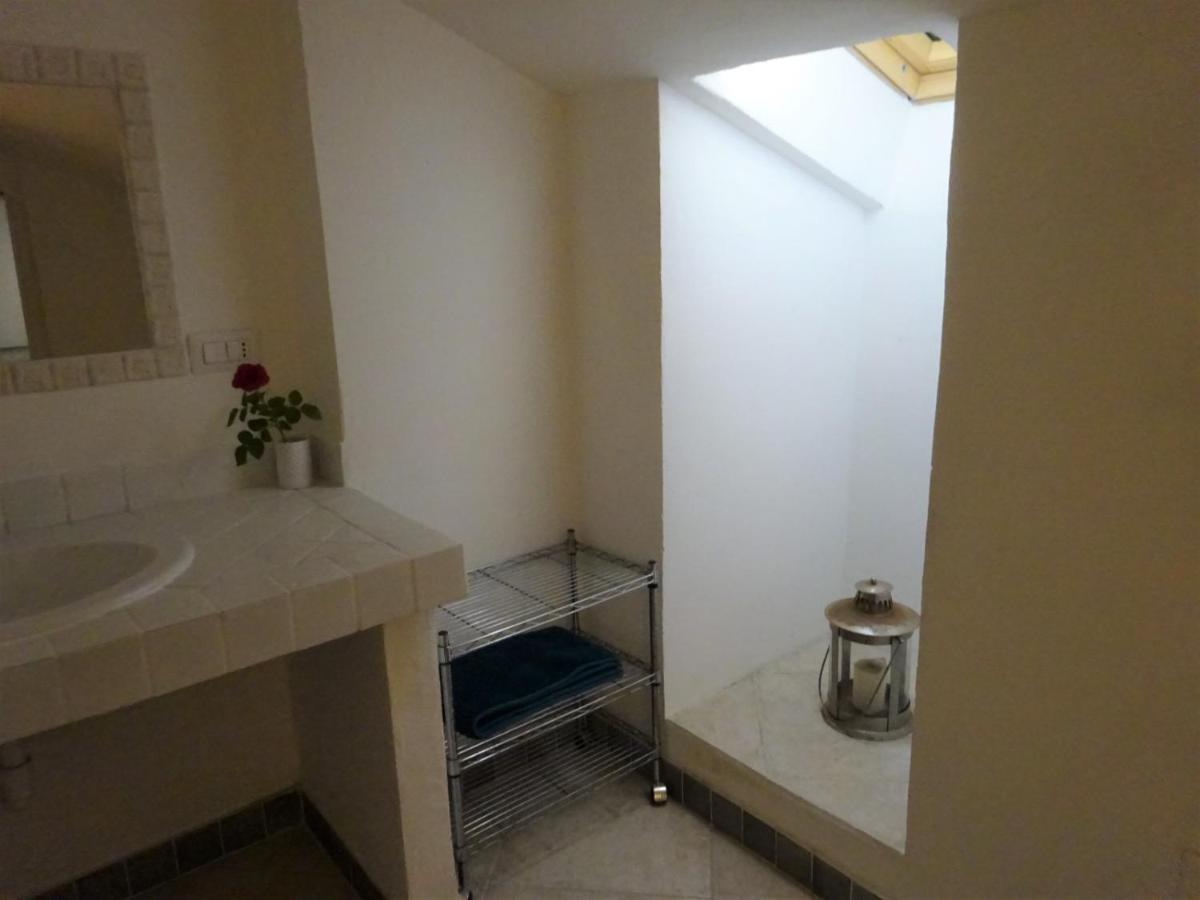 White - San Pantaleo Apartment Exterior photo