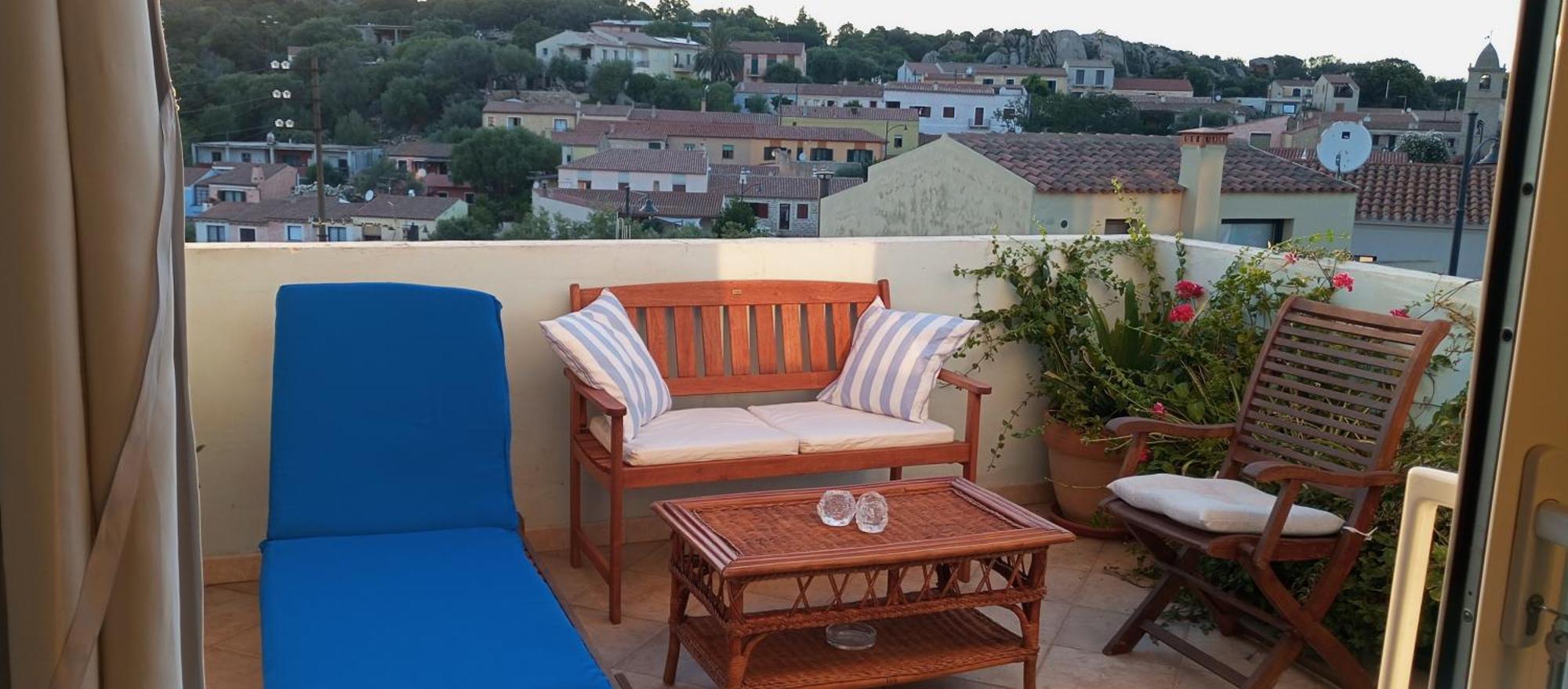 White - San Pantaleo Apartment Exterior photo