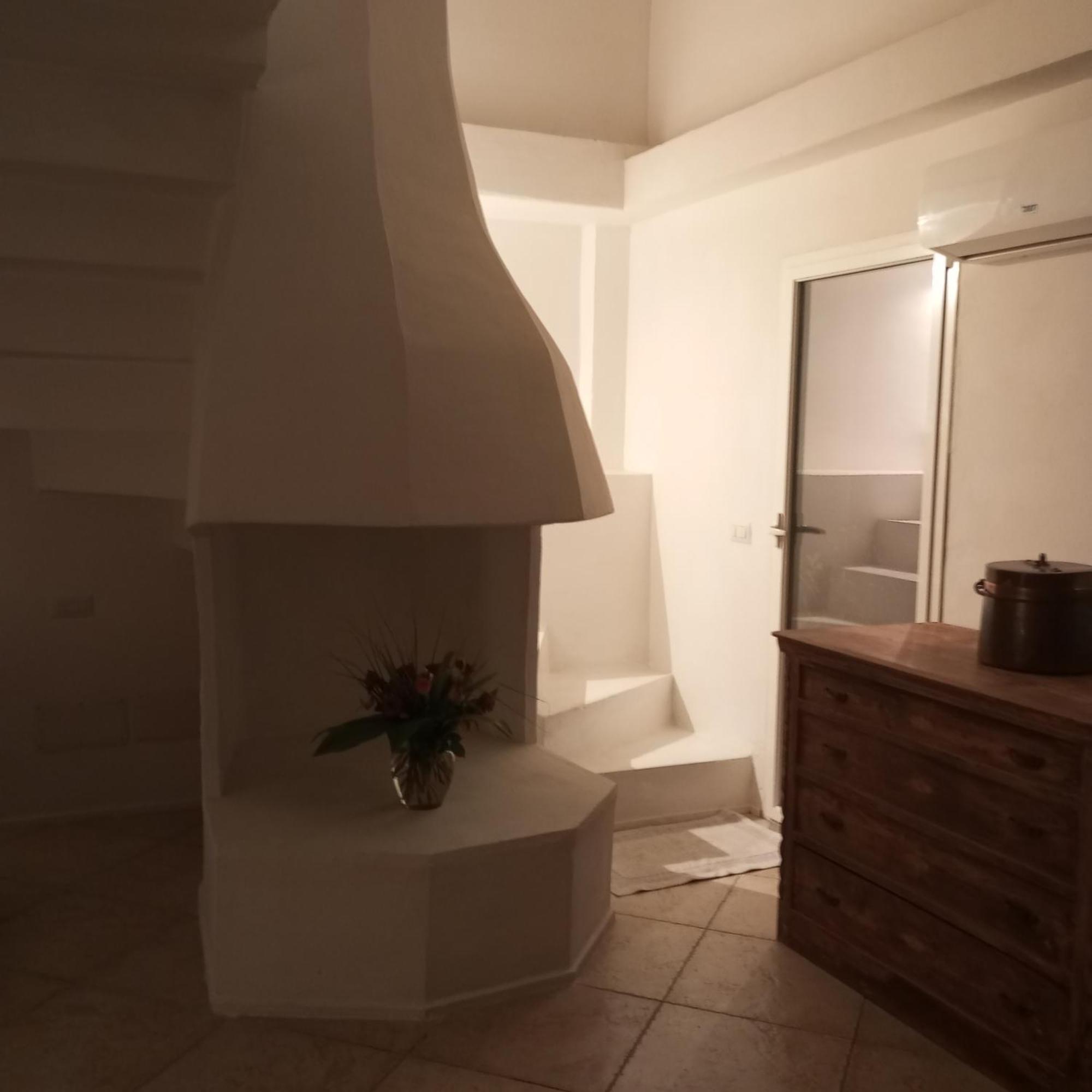 White - San Pantaleo Apartment Exterior photo